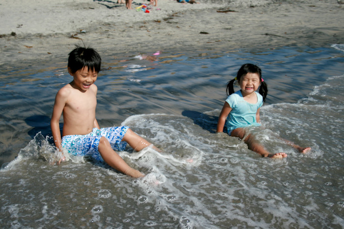 del mar beach picnic feeling the water